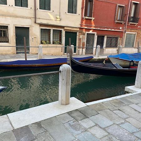 Ca' San Trovaso - 6 Rooms Venezia Eksteriør bilde