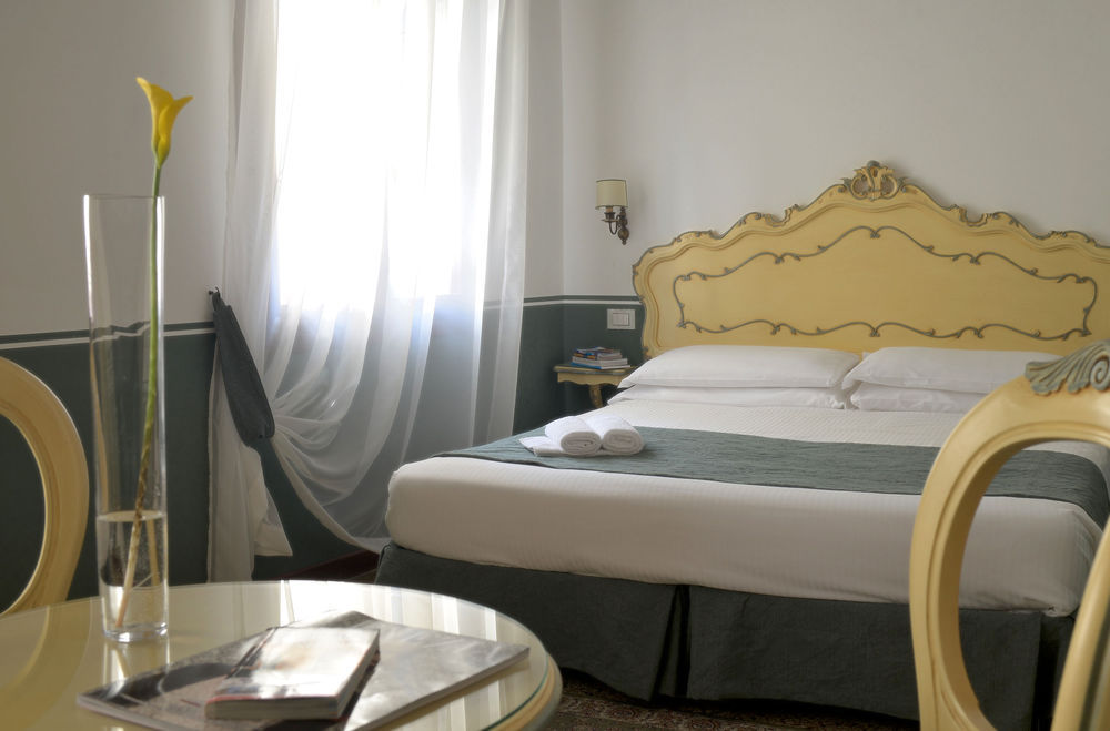 Ca' San Trovaso - 6 Rooms Venezia Eksteriør bilde