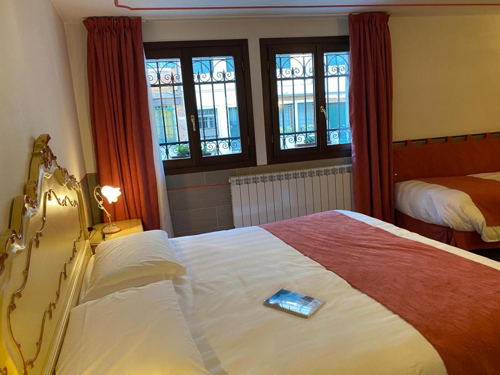 Ca' San Trovaso - 6 Rooms Venezia Eksteriør bilde