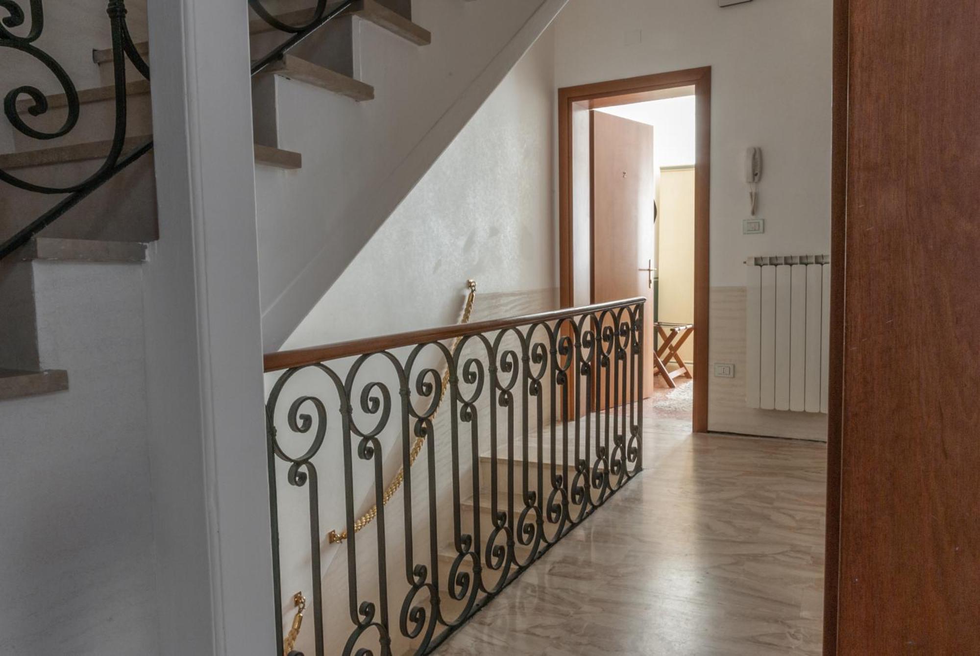 Ca' San Trovaso - 6 Rooms Venezia Eksteriør bilde